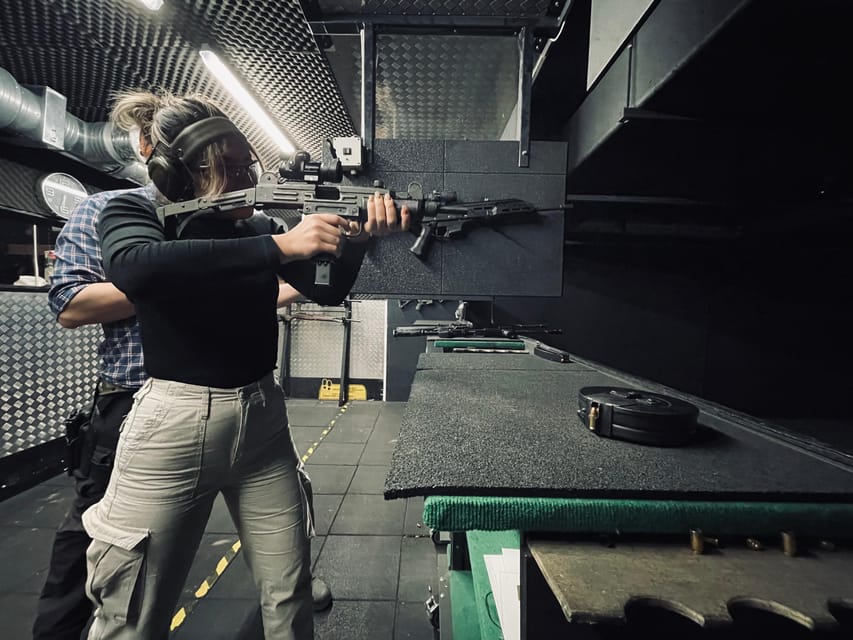 Budapest: Shooting Experience for Couples, The Perfect Date - Getting to the indoor range