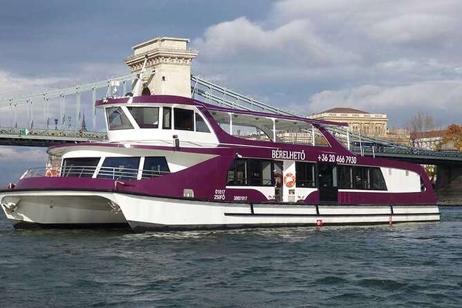 Budapest Sightseeing with Drink Included - Cruising past Margaret Bridge