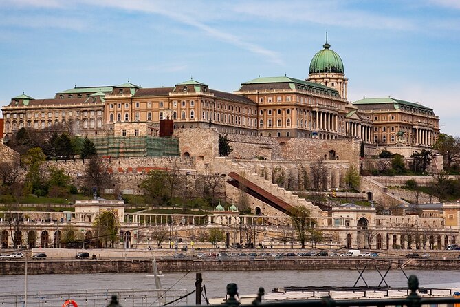 Budapest Sightseeing with Drink Included - Gellért Hill and the Buda side