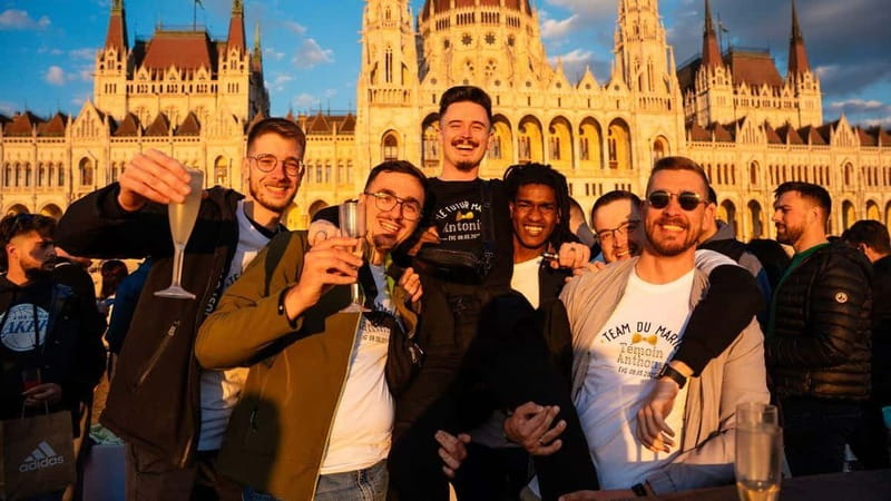 Budapest: Sip and Sail River Cruise with Unlimited Prosecco - Elizabeth Bridge, Gellért Hill, and the Citadella