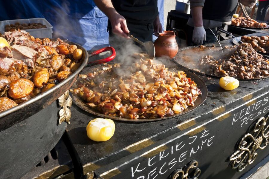 Budapest Street Food Tour with Snacks, Dessert & Beer - Budapest’s History Between the Bites