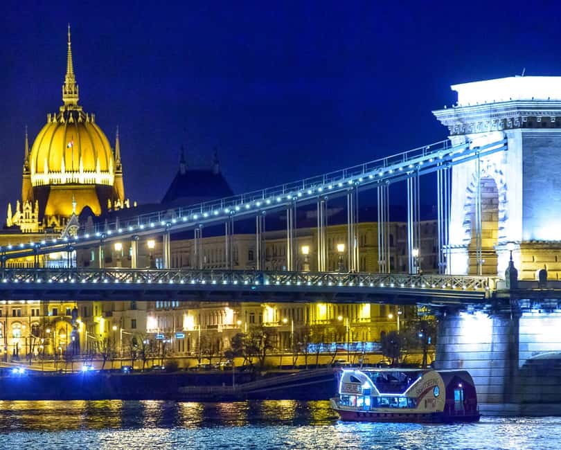 Budapest: Sunset Cruise with 2 Cocktails - Key points to know before booking