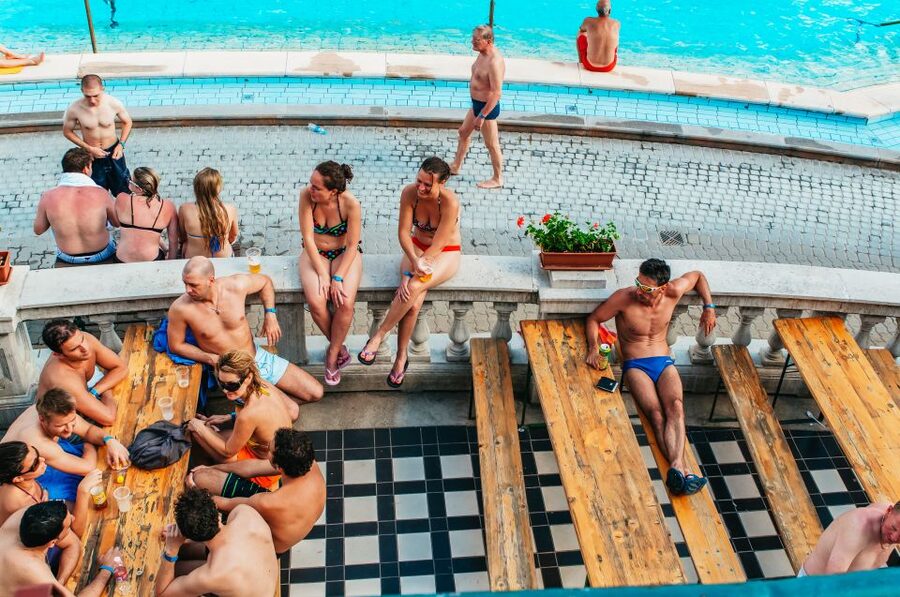 Budapest: Széchenyi Spa Day Ticket with Optional Upgrades - What your day at Széchenyi Spa looks like