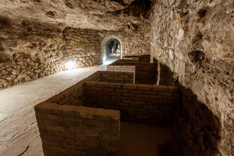 Budapest: The WWII Siege of Buda Castle & Bomb Shelter Tour - Following the route toward Lovas Way