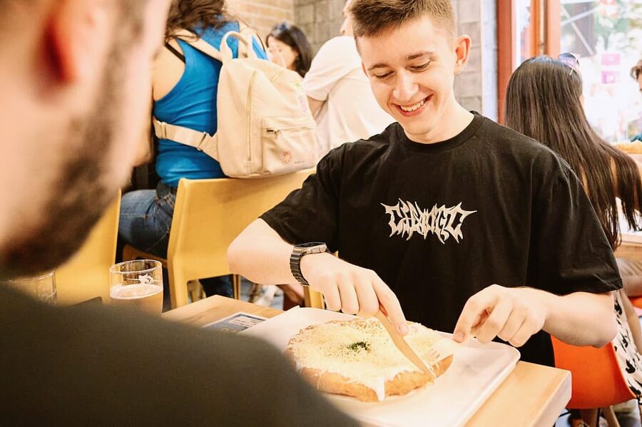 Budapest Tipsy Food Tour with Drinks - Starting At Kazinczy Street Synagogue