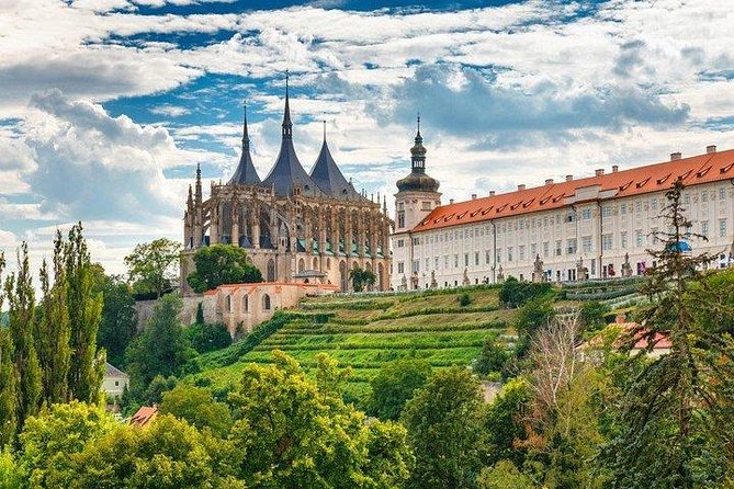 Budapest to Prague Private transfer with 2 hour sightseeing stop - The Driver Experience: Helpful, But Not a Guided Tour