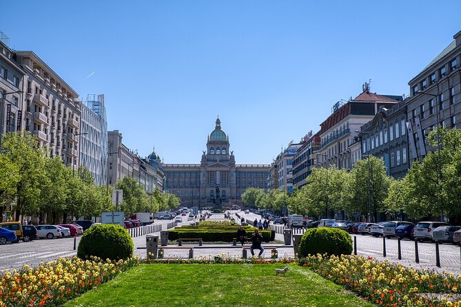Budapest to Prague - Private Transfer with 2 hours of Sightseeing - A stop is not the same as a guided visit