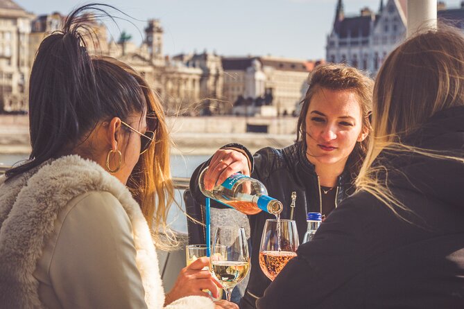 Budapest Unlimited Prosecco and Wine Cruise Day or Sunset Option - Choosing the right departure time