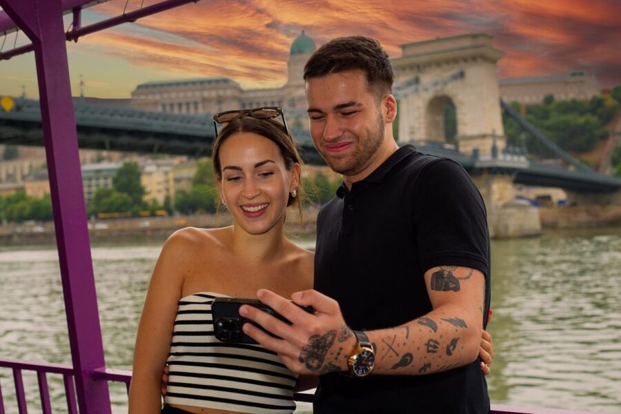 Budapest: Unlimited Prosecco and Wine Sightseeing Cruise - Müpa and the National Theatre on the return