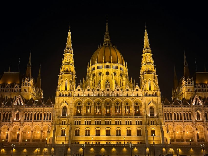 Budapest: Unlimited Prosecco, Beer and Aperol Spritz Cruise - Liberty Bridge and the sights between Buda and Pest