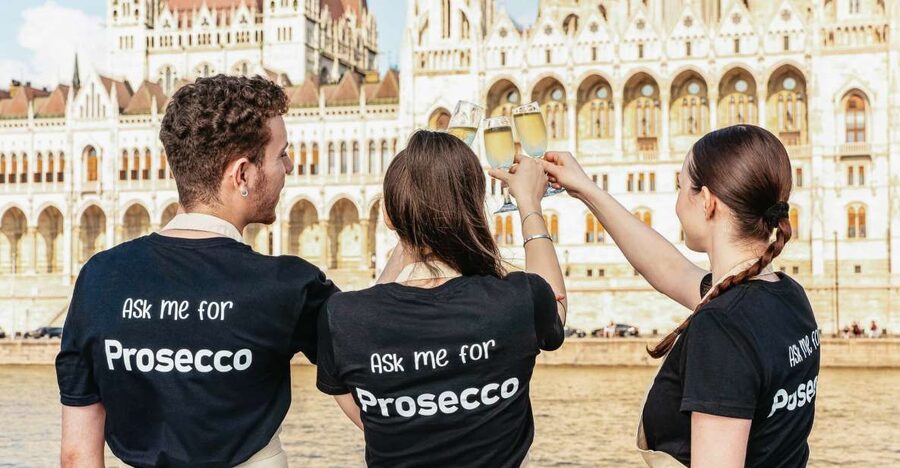 Budapest: Unlimited Prosecco, Beer and Aperol Spritz Cruise - Sunset departure or 9:00 PM lights?