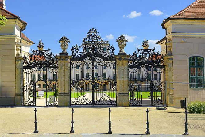 Budapest-Vienna One-Way Sightseeing Transfer - Esztergom Basilica and the Danube