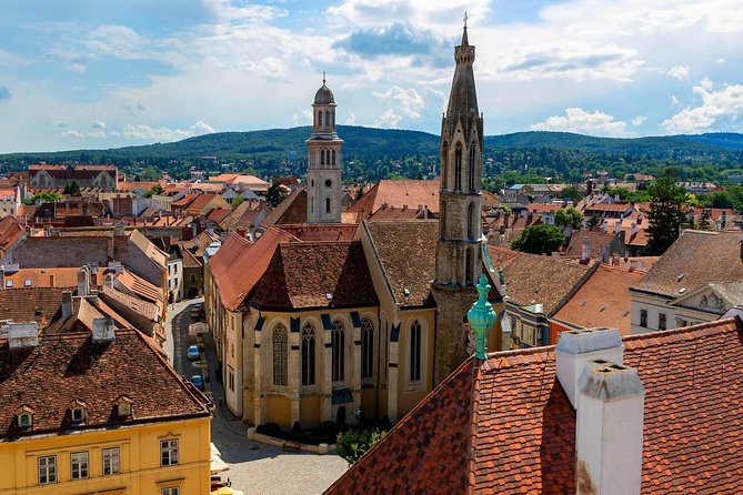 Budapest-Vienna One-Way Sightseeing Transfer - Bratislava Old Town in one hour