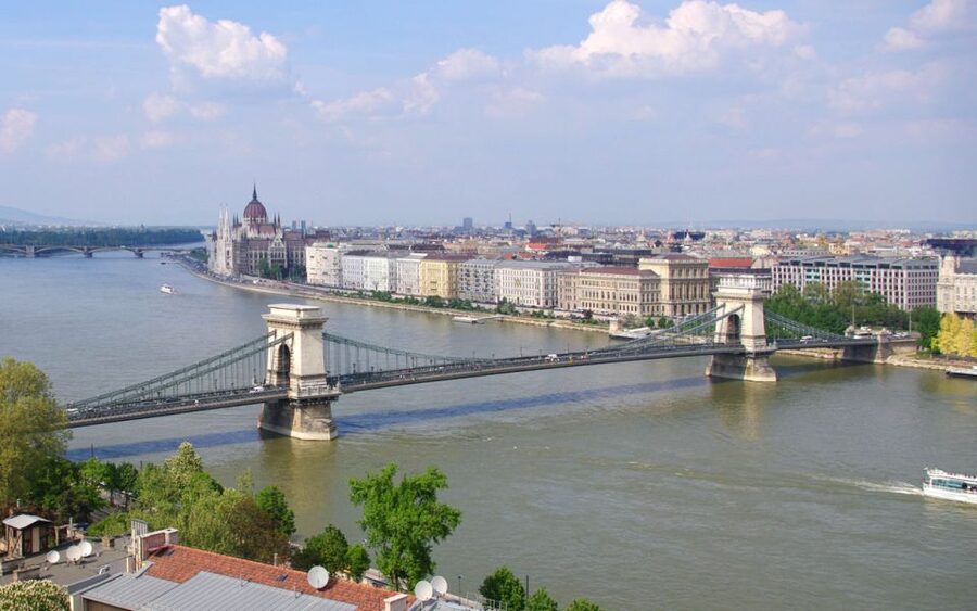 Budapest: Walking Tour in German - Buda Castle and the Royal Palace