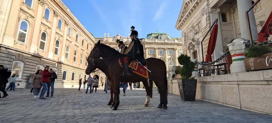Budapest: Walking Tour in the Buda Castle District - Mary Magdalene Tower and the traces of medieval Buda