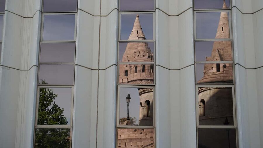 Budapest: Walking Tour in the Buda Castle District - Sándor Palace and the royal buildings