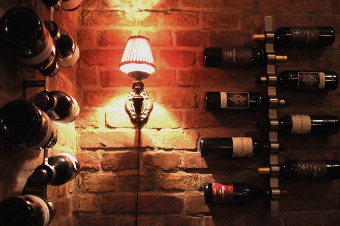 Budapest Wine Crawl with Sausage and Cheese Charcuterie - Stop one: two white wines and a calmer beginning