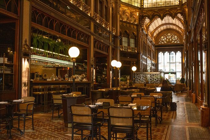 Budapest Wine tasting & Downtown Walk - Klotild Palaces, Párisi Udvar, and the tasting room