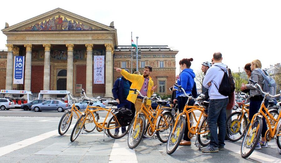 Budapest ❤️Winter Bike Tour with Coffee Stop❤️ - Starting beside the Opera House on Andrássy Avenue