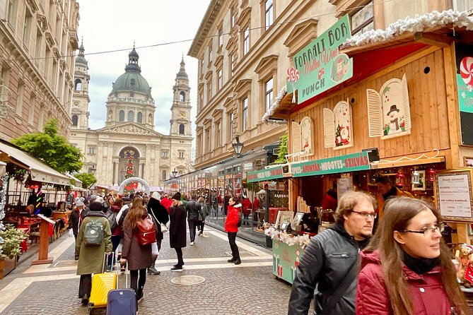 Budapest Wonderland - A Christmas Market Tour with Chimney Cake & Mulled Wine - What the guide adds to the two-and-a-half-hour walk