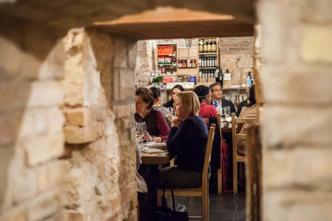 Chef’s Table – Wine Cellar Dinner Party in Budapest - Why the communal table changes the evening