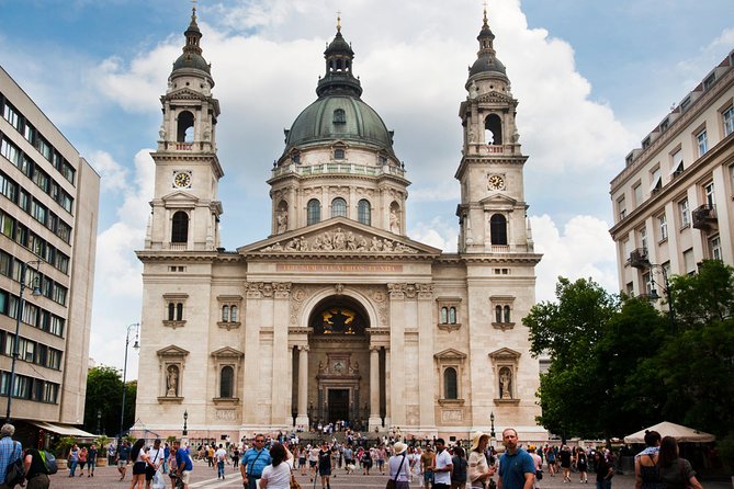 Classic Walk in Budapest Historical Center - St. Stephen’s Basilica and its unfinished story