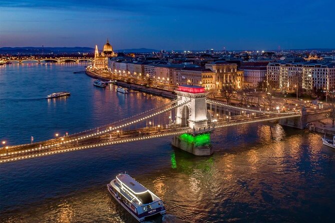 Cocktail Cruise and City Views on the Danube in Budapest - Margaret Bridge and the famous Chain Bridge