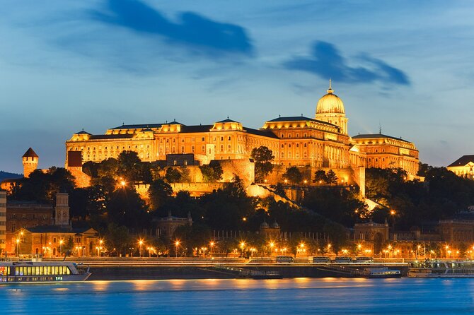 Cocktail Cruise and City Views on the Danube in Budapest - Modern Budapest along the lower Danube