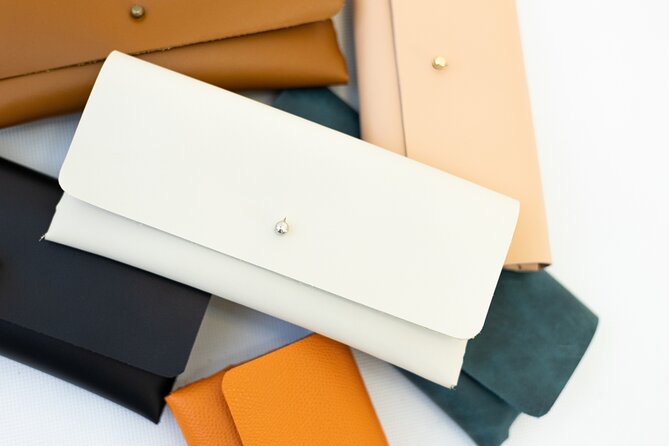 Create a unique leather accessory in downtown Budapest! - Friendly help without taking over