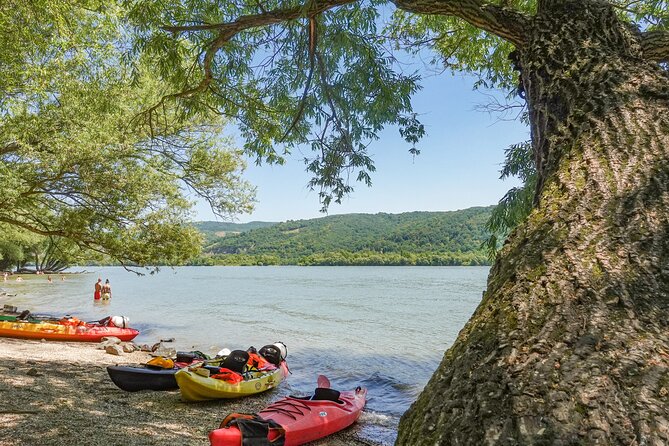 Danube Bend Hiking and Kayaking - Seeing Visegrád Castle from the water