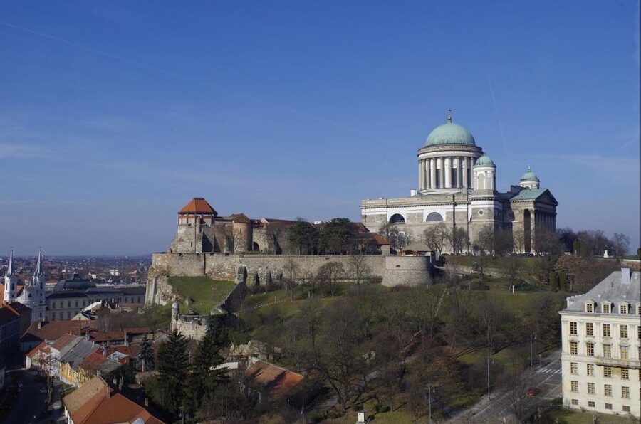 Danube Bend: Private 8-Hour Full Board Tour from Budapest - Why the Danube Bend makes a good day trip