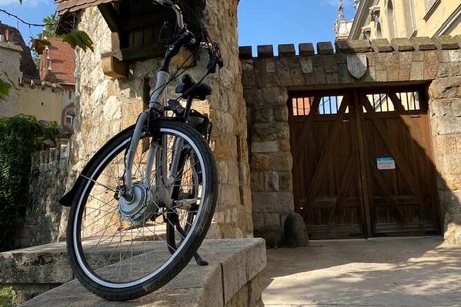 E-Bike Guided Tour in Castle Hill Budapest - Elizabeth Bridge and the climb to Buda Castle