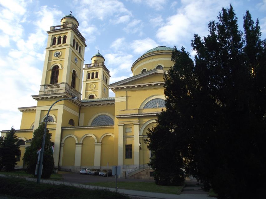 Eger: Countryside, Culture, and Wine Private Tour - Entering Eger Castle after the 1552 siege