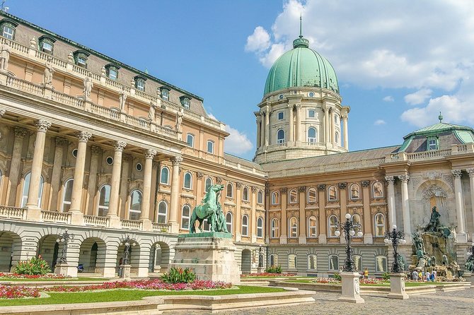 Explore Budapest in 90 minutes with a Local - Starting beneath St. Stephen’s Basilica