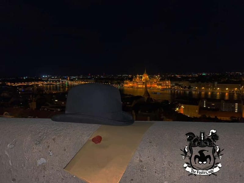FoolsCode: EscapeRoom/Sightseeing tour with Actor Tourguide - Reading the treasure map and solving the first clues