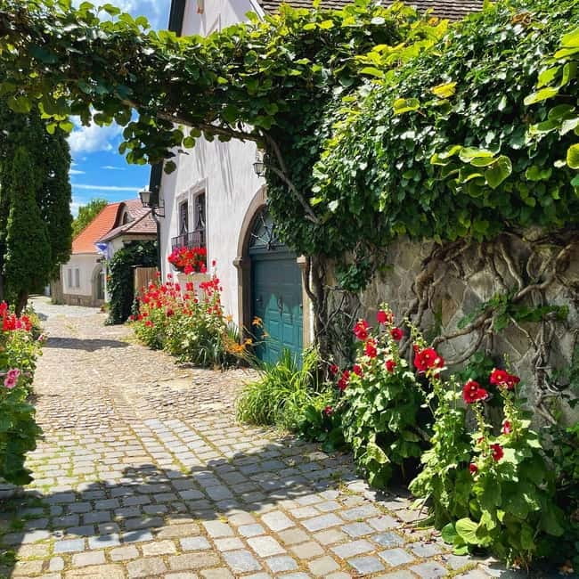 From Budapest: Szentendre Day Trip with Street Food - Tasting Street Food In About 20 Minutes