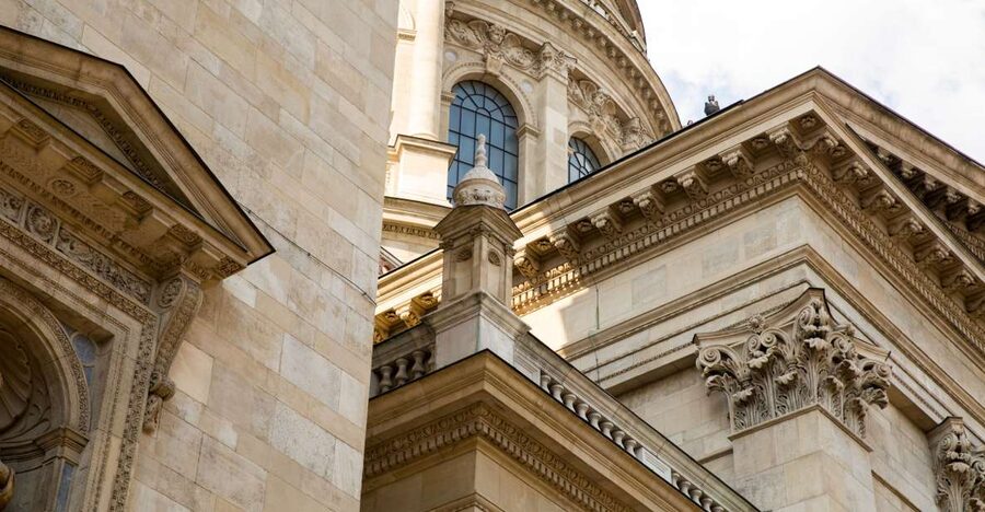 Full Day Budapest City Tour with Lunch, Wine & Dessert - Szechenyi Spa and the city’s bathing culture