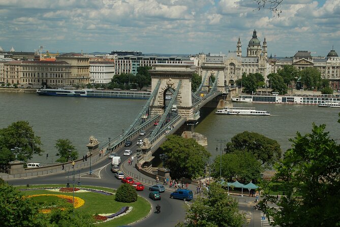 Grand City Tour - City Park, the thermal spa, and the Zoo