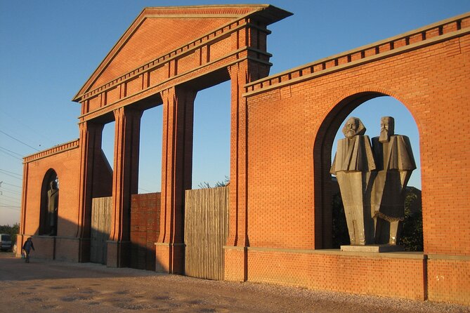 Guided Tour with Admission in Memento Park - Key things to know before visiting Memento Park