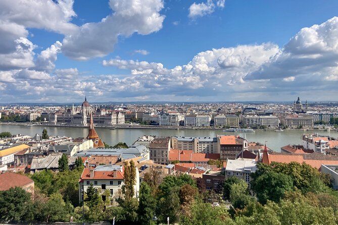 Half day Budapest city tour by car / minivan - Matthias Church and Fisherman’s Bastion