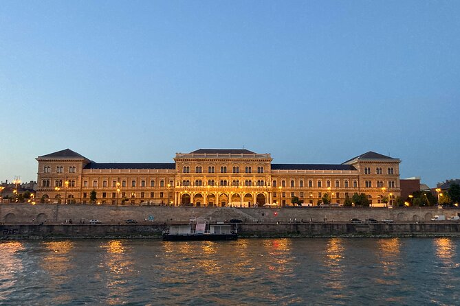 Half day Budapest city tour by car / minivan - What four hours really gets you
