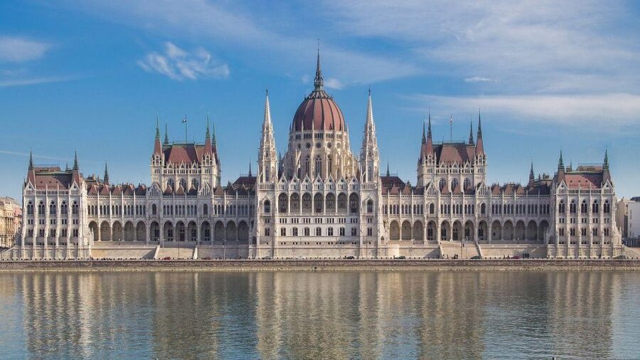 Half Day Private Budapest Driving Tour - Parliament and the symbols of modern Hungary