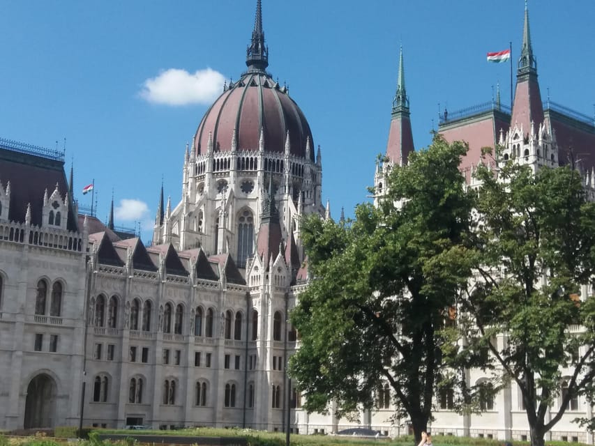 Half-day private city tour in Budapest - St. Stephen’s Basilica and the Parliament Building