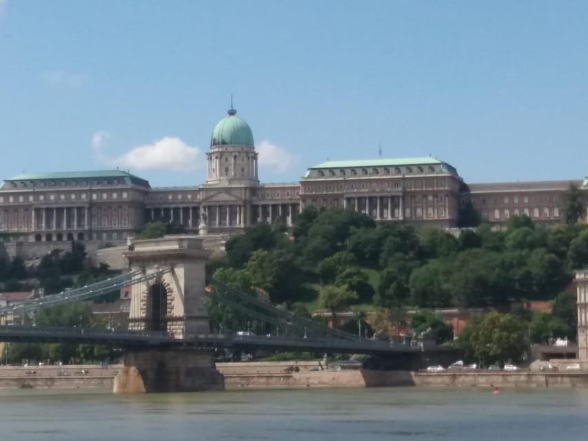 Half-day private city tour in Budapest - Crossing to Buda Castle District
