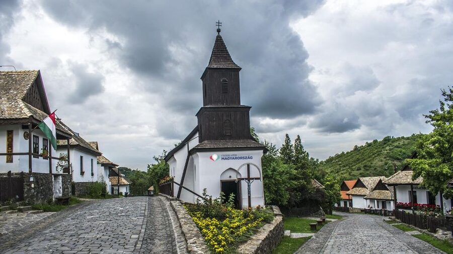Hollókő Ethnographic Village: Day Tour from Budapest - Why Hollókő feels different from an ordinary village stop
