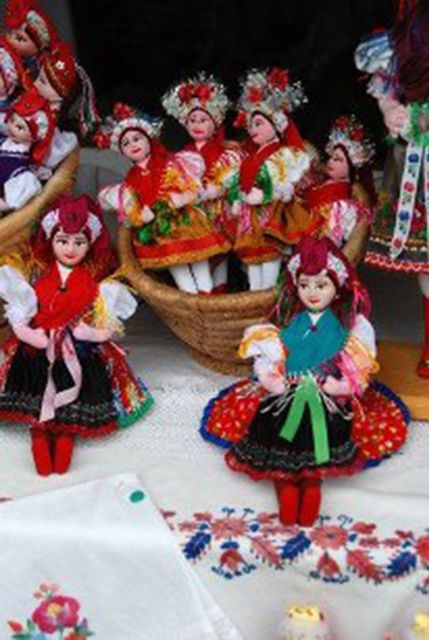 Hollókő Ethnographic Village: Day Tour from Budapest - How the $681 group price works
