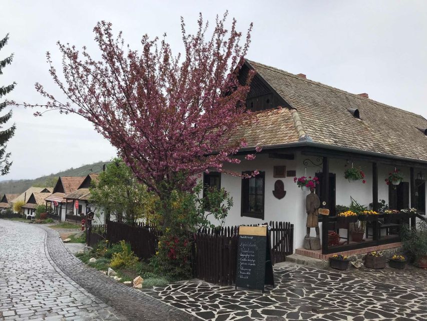 Hollókő Ethnographic Village: Day Tour from Budapest - The 80-minute ride from Budapest