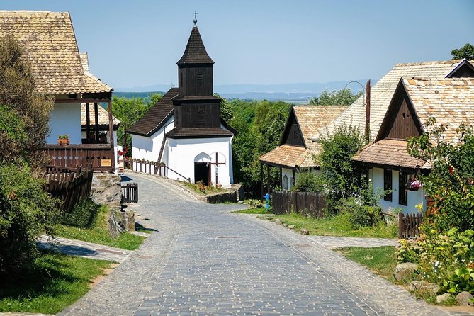 HOLLÓKŐ UNESCO World Heritage site + Eger Castle Private guided tour - Who Will Enjoy This Tour Most