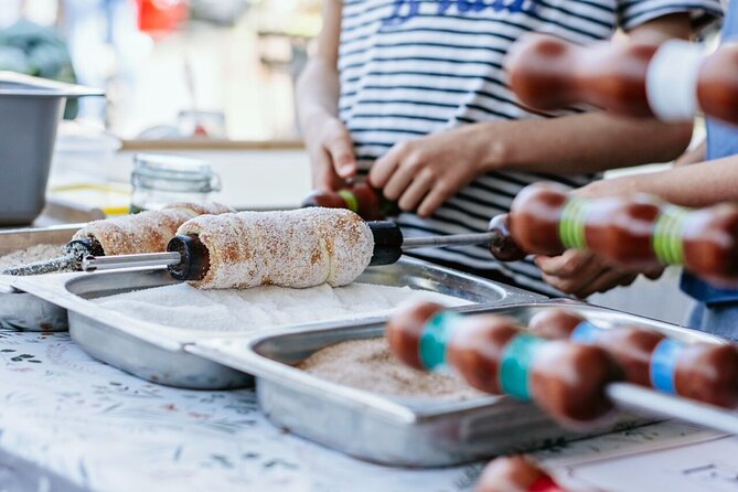 Kürtőskalács: Chimney Cake Workshop in City Park Budapest - Sitting down with coffee or tea in City Park
