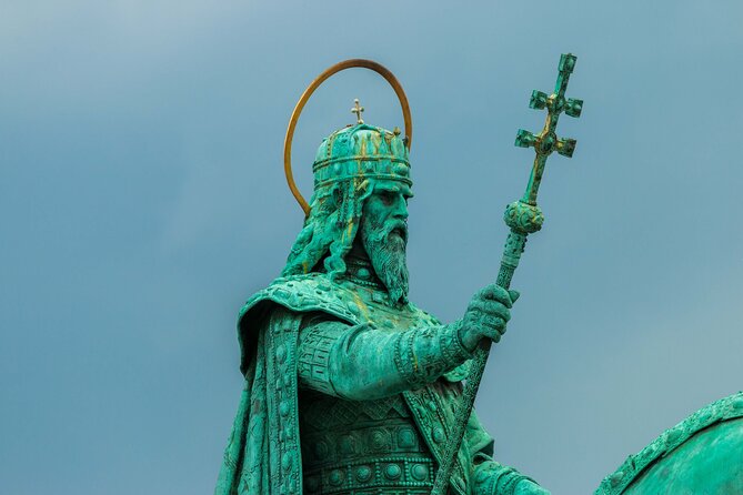 Live virtual walking tour in the Buda Castle quarter - Matthias Church and the final approach